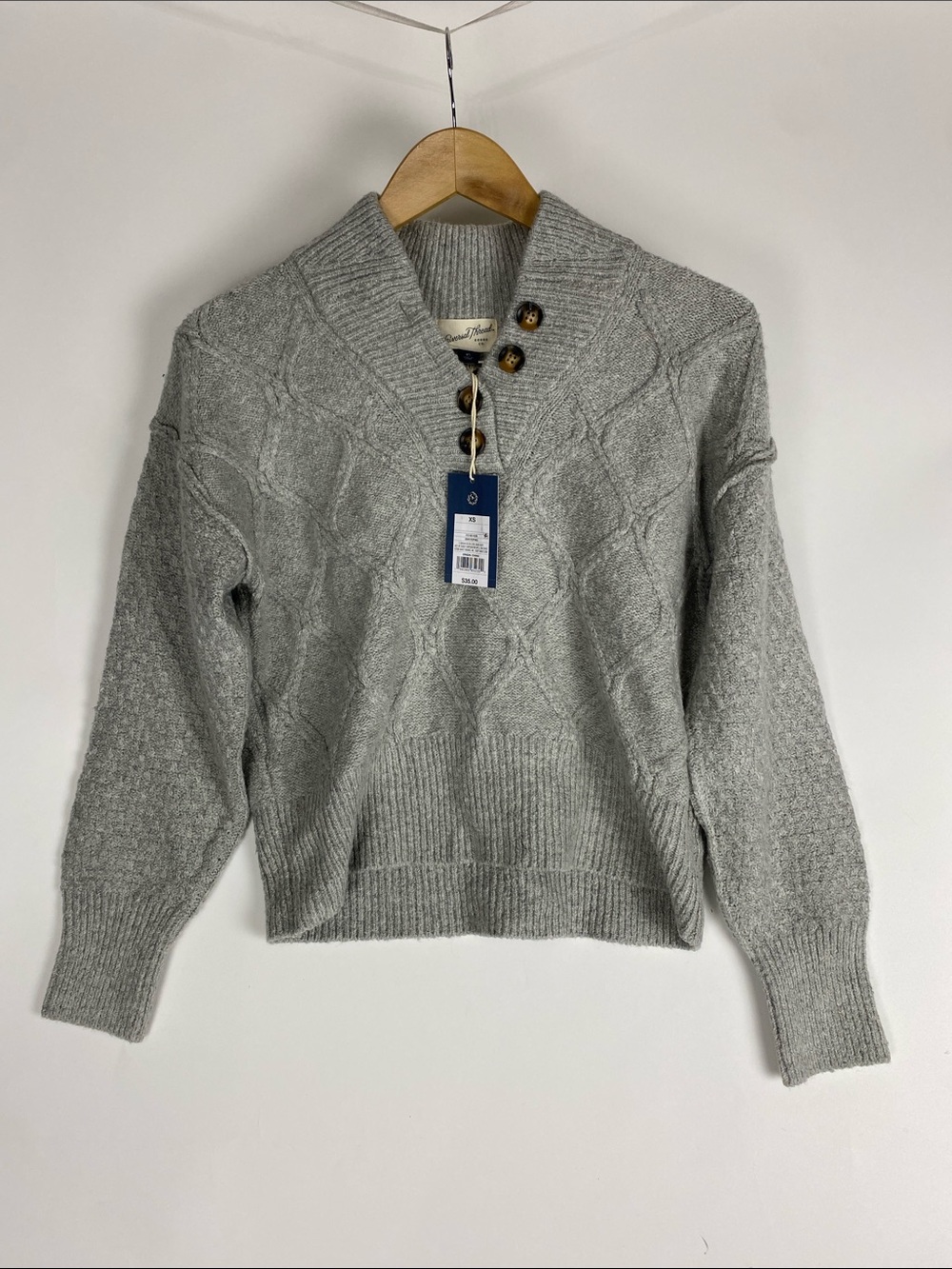 Universal Thread Women's Gray 
V neck Sweater Size XS
